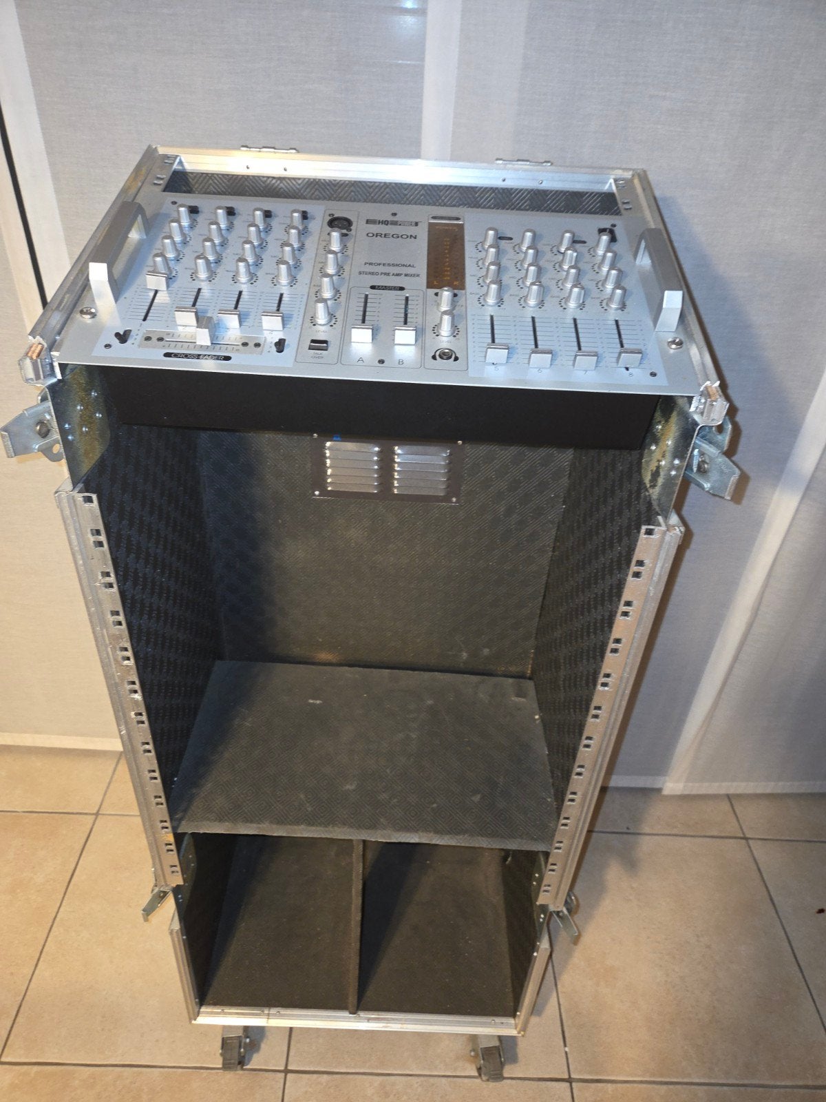Flightcase ideale voor all in one op wielen, Muziek en Instrumenten, Ophalen, Gebruikt, Speaker of Versterker, Flightcase