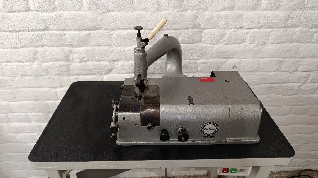 schalmmachine leder Fortuna, Hobby en Vrije tijd, Naaimachines en Toebehoren, Ophalen, Gebruikt, Accessoires, Overige merken