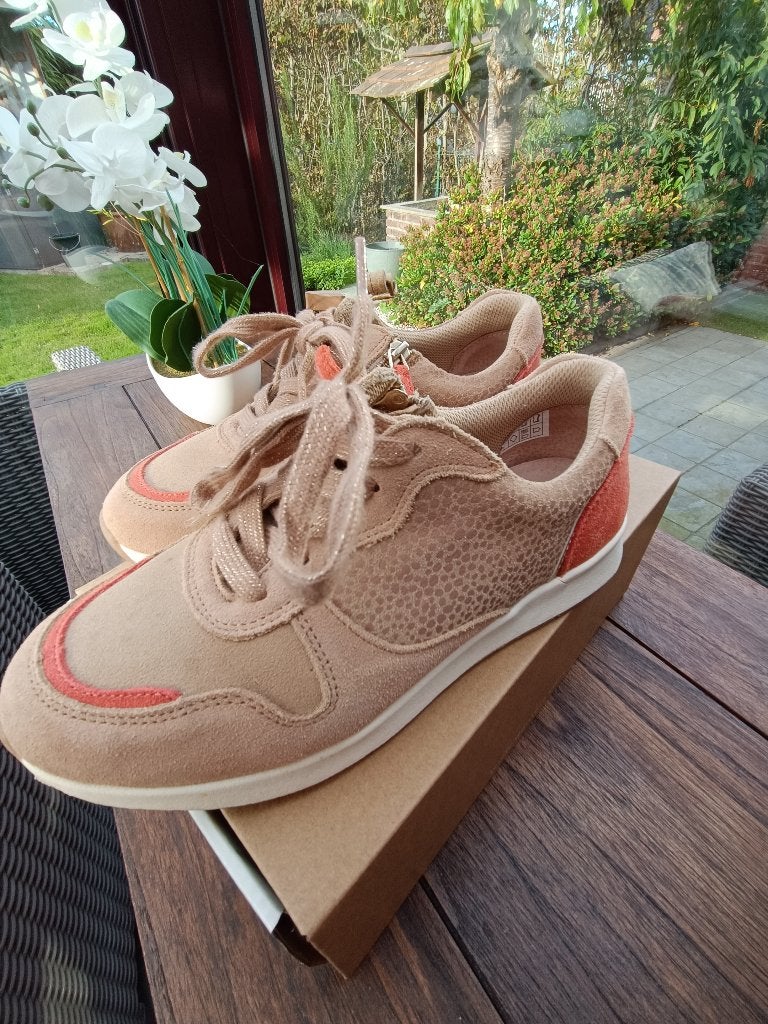 Nieuwe sneakers DAMART maat 38, Kleding | Dames, Schoenen, Nieuw, Ophalen of Verzenden, Sneakers, Damart
