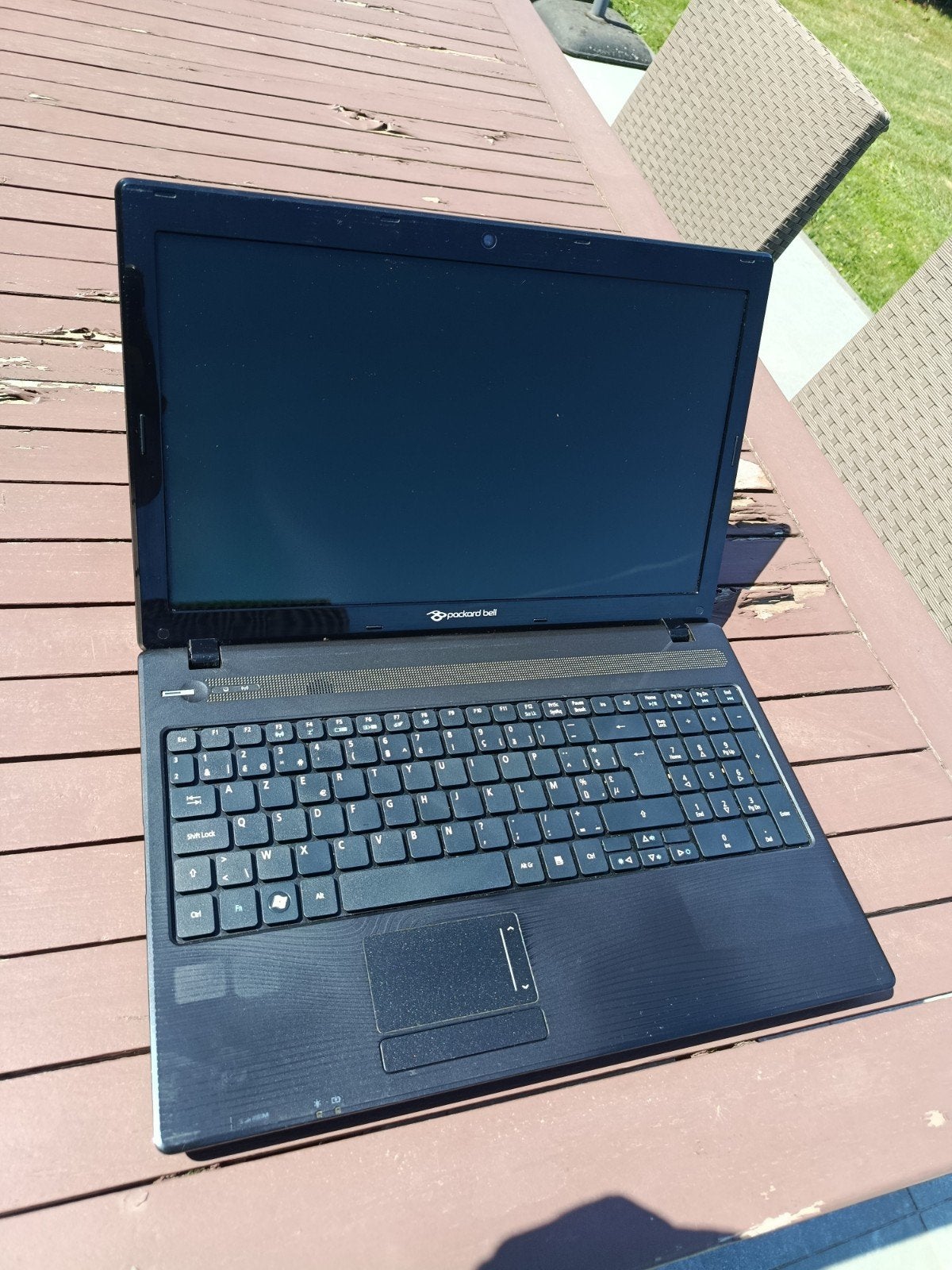 Packard bell laptop met windows 11, Computers en Software, Ophalen