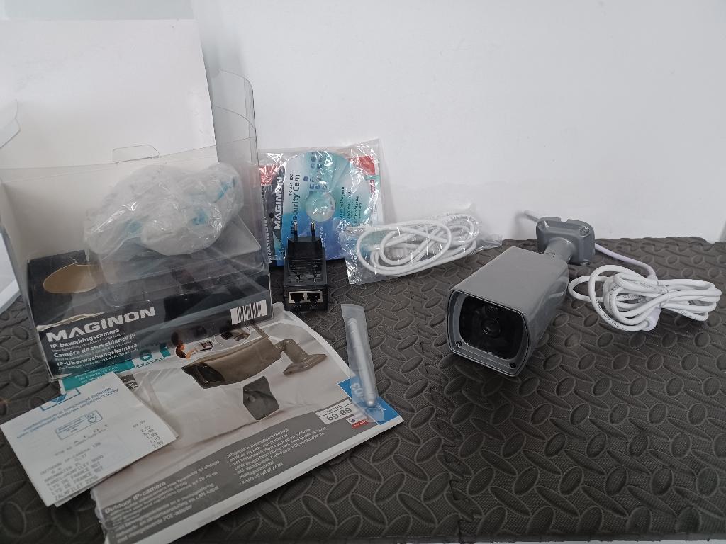 Veiligheidscamera + halogeenstraler (allebei nieuw), Audio, Tv en Foto, Videobewaking, Ophalen, Buitencamera