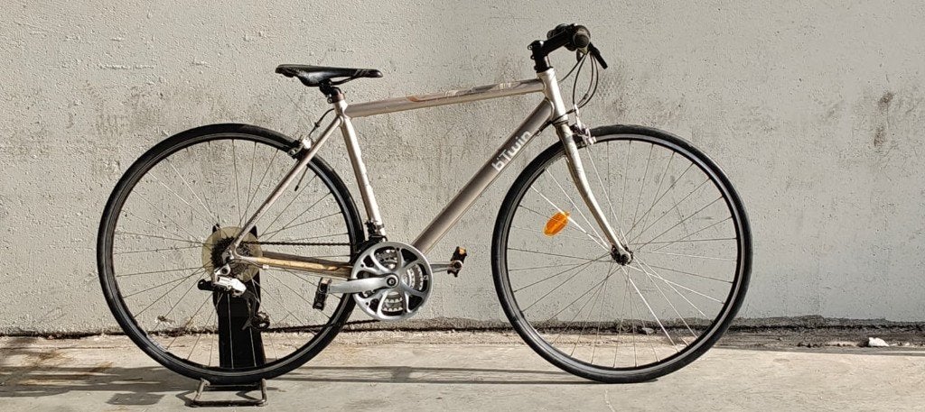 Alu Koersfiets BTWIN met recht stuur 21 speed, Fietsen en Brommers, Fietsen | Racefietsen, 28 inch, Gebruikt, Velgrem, Aluminium
