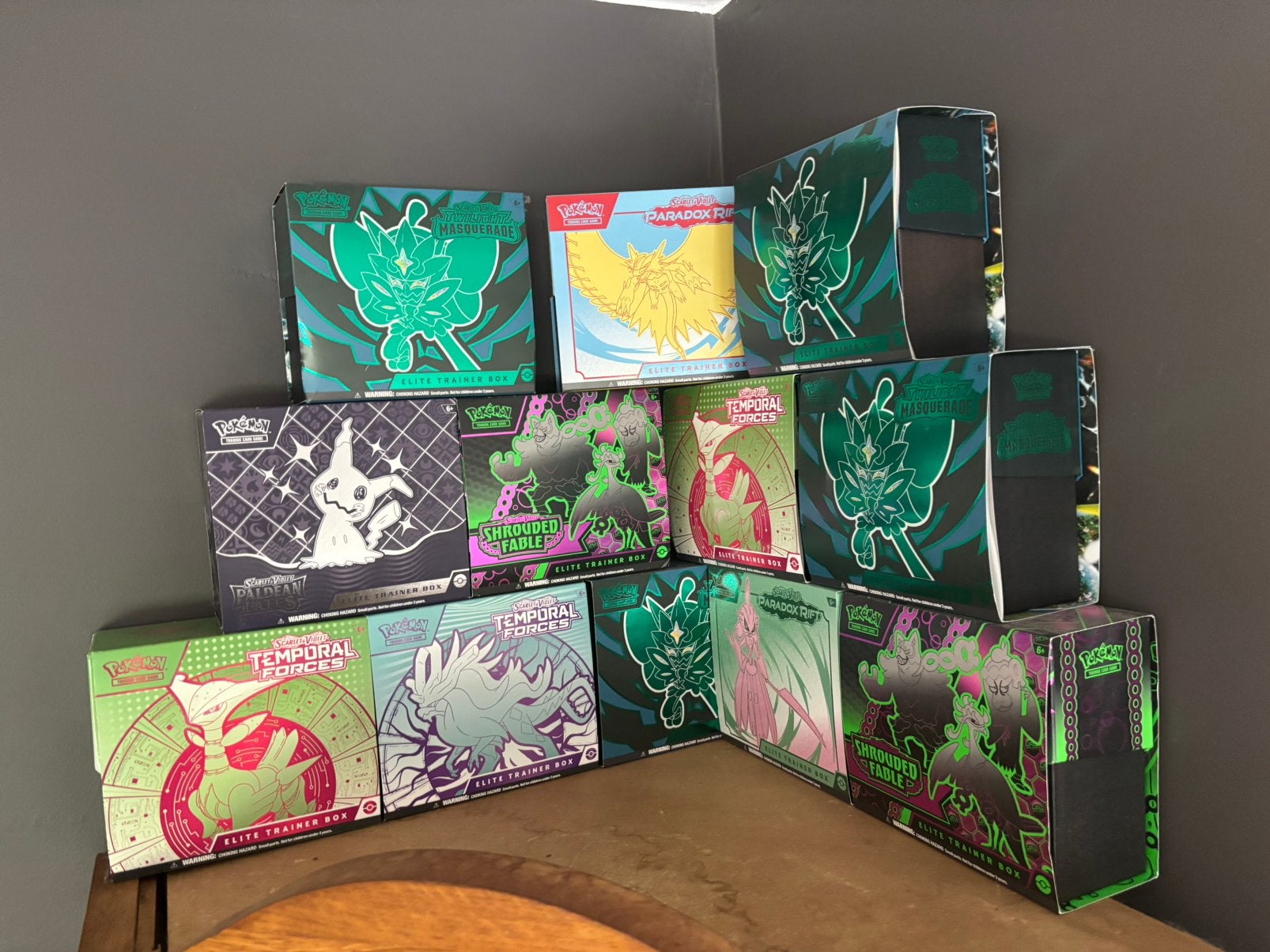 Lege elite trainers boxe, Hobby en Vrije tijd, Ophalen, Boosterbox