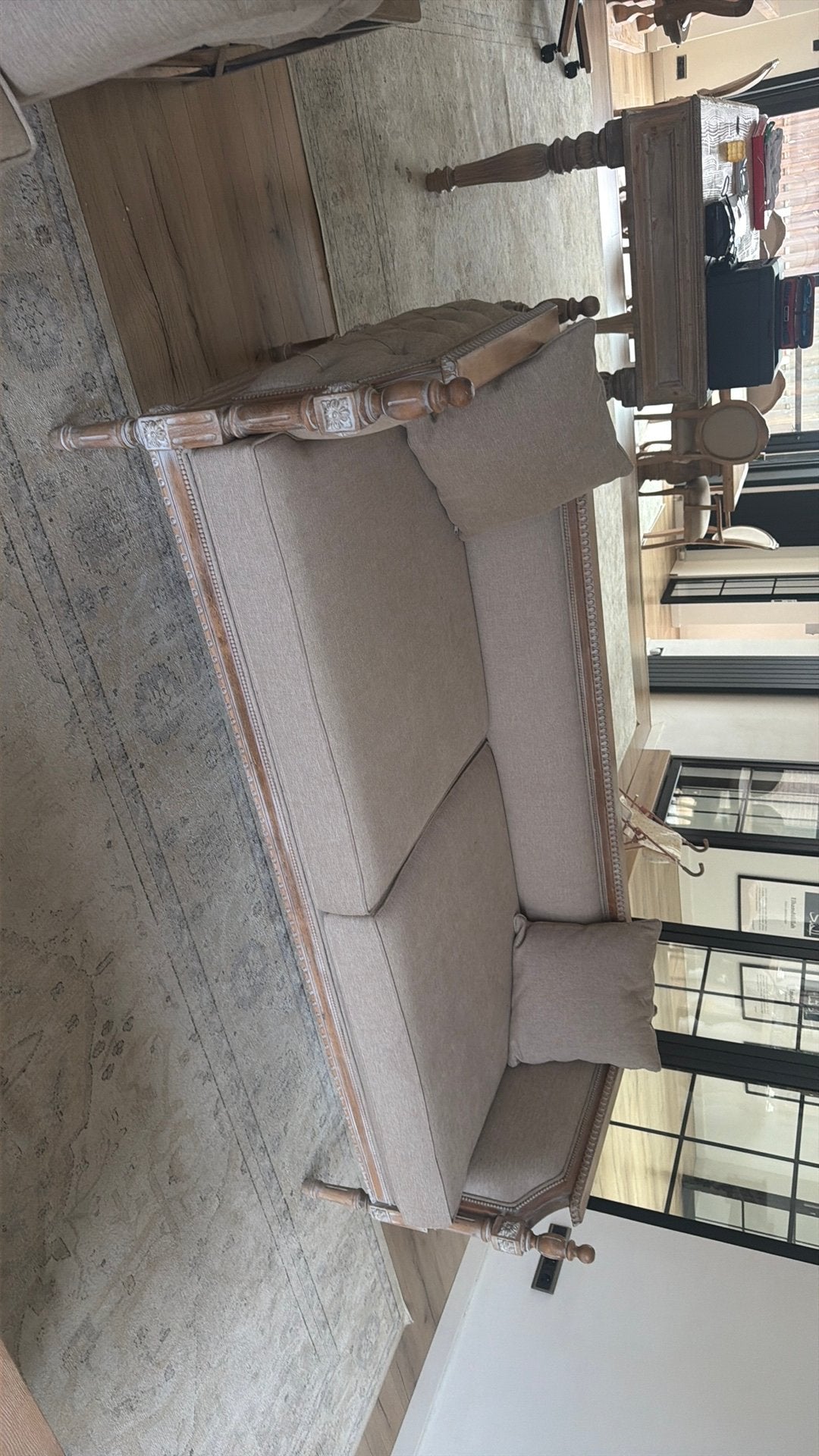 Grote klassieke 3-zitsbank – beige stof & houten frame, Enlèvement, Comme neuf, Tissus