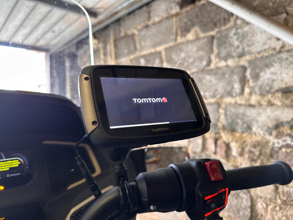 GPS moto, Motoren, Accessoires | Navigatiesystemen, Ophalen, Zo goed als nieuw
