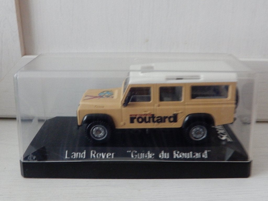 Land Rover Defender 110 échelle 1 43, Collections, Enlèvement ou Envoi, Neuf