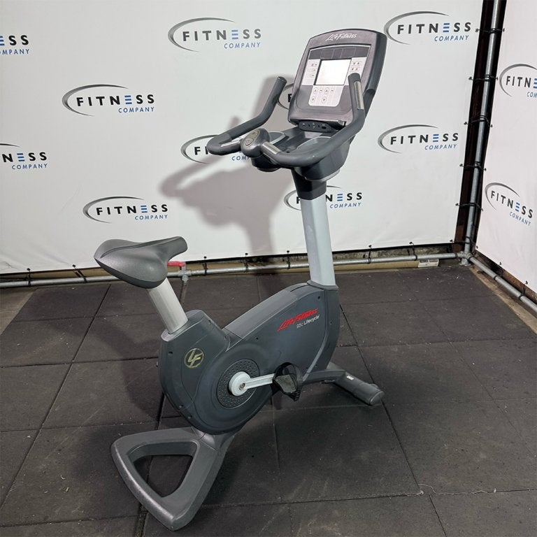 Life Fitness – LifeCycle 95C – Upright Bike, Sport en Fitness, Ophalen of Verzenden, Gebruikt, Benen, Overige typen