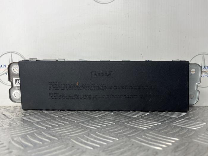 Airbag genou gauche d'un Mercedes E-Klasse, -, 3 mois de garantie, Utilisé, -