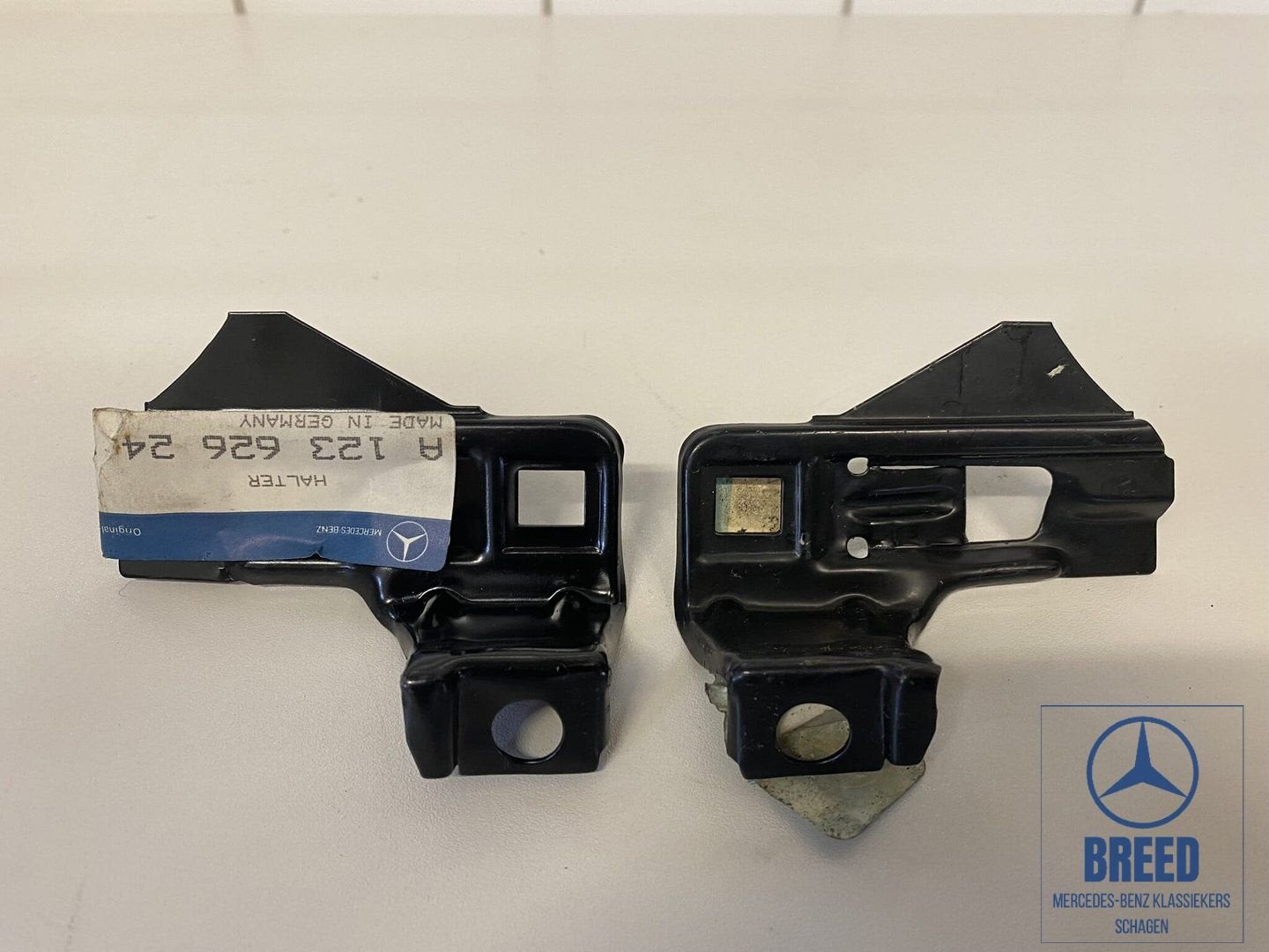 NOS houder koplamp L+R voor Mercedes-Benz W123, Autos : Pièces & Accessoires, Carrosserie & Tôlerie, Neuf, -, -, Enlèvement ou Envoi