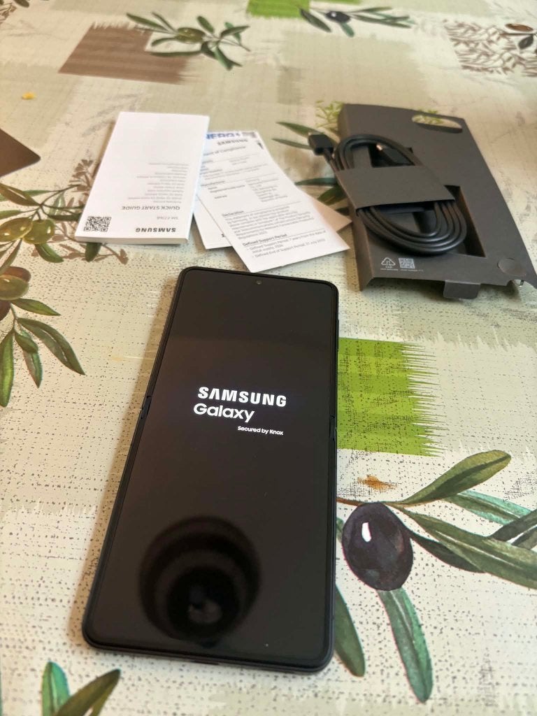 Flip z 8 galaxy I A, Neuf, Enlèvement, Sans abonnement, Écran tactile