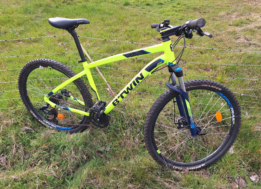 mtb fiets B'Twin Rockrider, Fietsen en Brommers, Fietsen | Mountainbikes en ATB, Ophalen, Zo goed als nieuw, Schijfrem, Heren