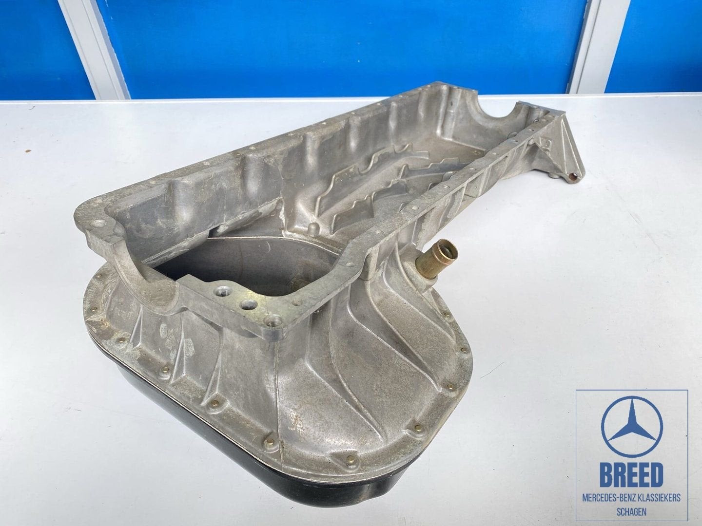 NOS oliecarter Mercedes-Benz M110 motor R107 W107 W114 W116, Auto-onderdelen, -, Nieuw, Ophalen of Verzenden, -