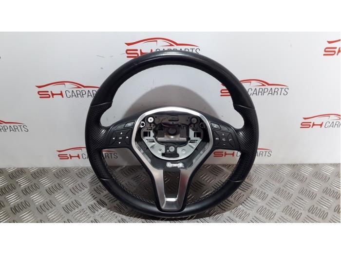 Volant d'un Mercedes CLA, 3 mois de garantie, Utilisé, -, -