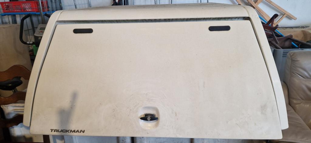Truckman hardtop voor Toyota Hilux, Ophalen