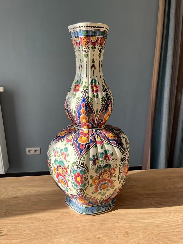 Delfts XL handgeschilderd polychrome vaas bloemenmotief, Antiek en Kunst, Ophalen