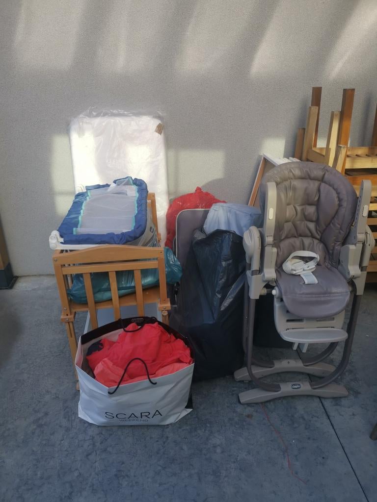 Panne complète pour bébé. Parc, lit partagé, chaise de salle, Enlèvement