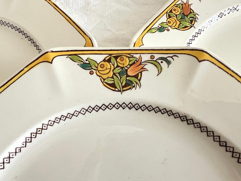 Lot de 4 assiettes plates Boch Art déco (décor 1206), Antiquités & Art, Enlèvement ou Envoi