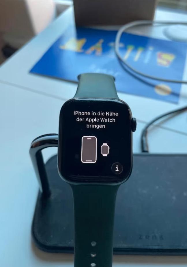 Apple Watch Series 7 45mm Groen Aluminium Groene Sportband, Gebruikt, IOS, Ophalen of Verzenden, Waterdicht