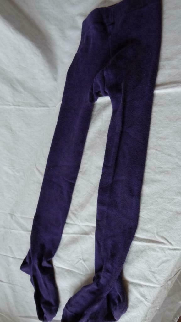 2 collants (2pièces) M128-134 (violet + noir) bon état, Enlèvement ou Envoi, Comme neuf, Garçon ou Fille, Autres types