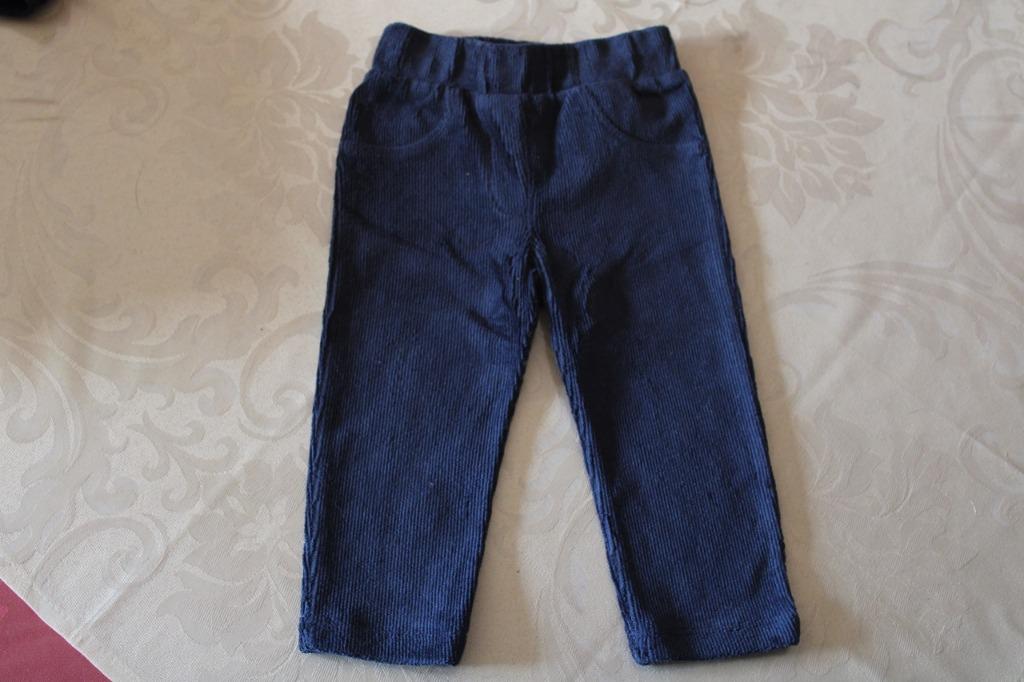 JBC Besties broekje velours blauw maat 74, Kinderen en Baby's, Babykleding | Maat 74, Gebruikt, Broekje, Jongetje of Meisje, Ophalen of Verzenden