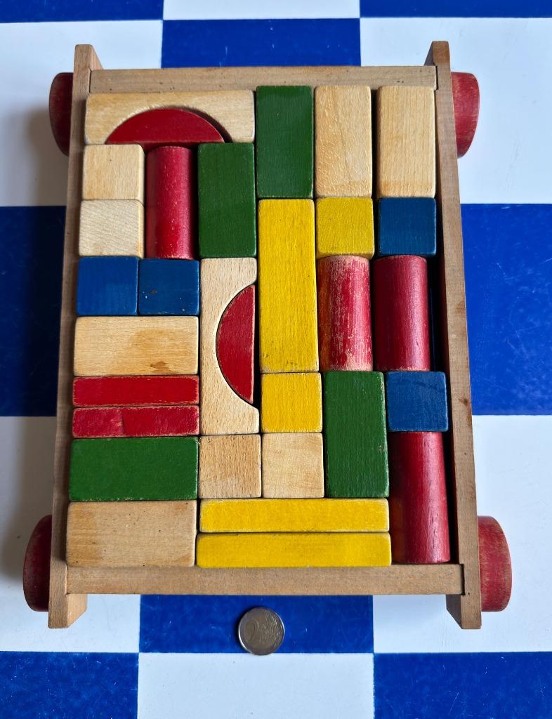 Oude blokkendoos op wieltjes, Antiek en Kunst, Ophalen of Verzenden