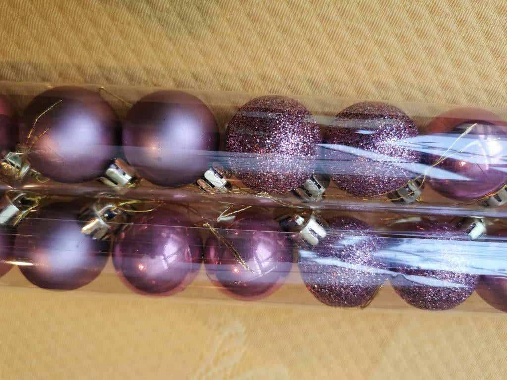 Kleine kerstballen 3 cm roze 28 stuks. Nieuw., Ophalen of Verzenden, Nieuw