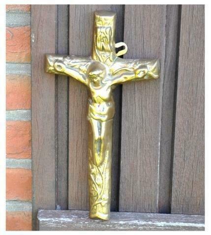 crucifix mural en laiton massif