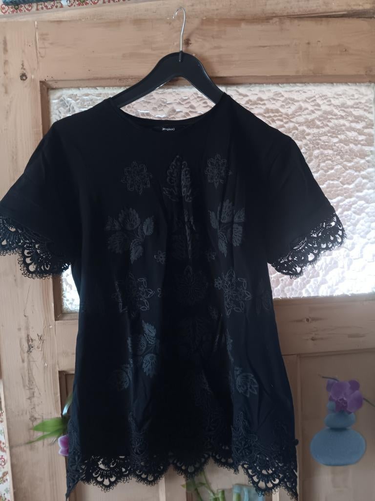 T-shirt noir Desigual, Manches courtes, Enlèvement ou Envoi, Taille 36 (S), Comme neuf