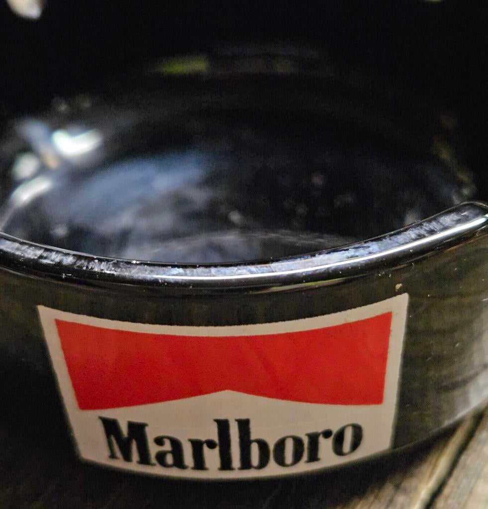 Marlboro vintage asbak jaren 70 of 80
Dit is een, Ophalen of Verzenden, Asbak