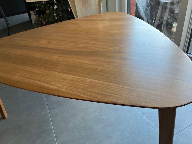 Table triangulaire en bois, Huis en Inrichting, Tafels | Eettafels, Zo goed als nieuw, Ophalen