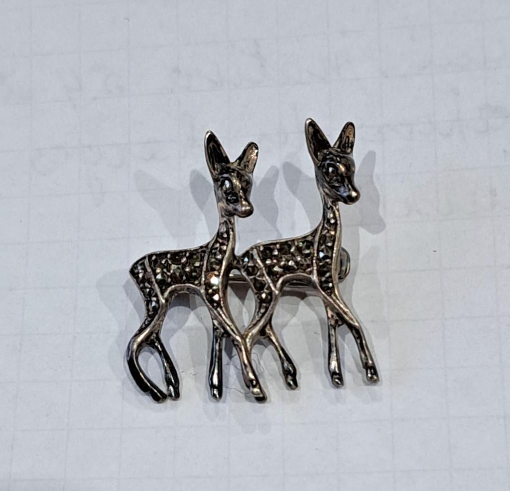 Broche vintage bambi en argent et marcassite, Enlèvement, Comme neuf, Argent, Argent