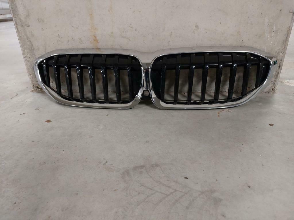 Bmw 330i grill., Ophalen, BMW