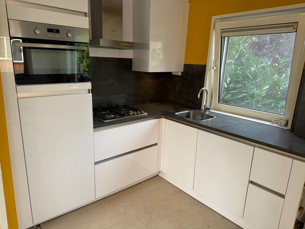 Nette Hoogglans Witte Hoekkeuken + Apparatuur GEDEMONTEERD, Huis en Inrichting, Wit, Hoekkeuken, Ophalen of Verzenden, Hout