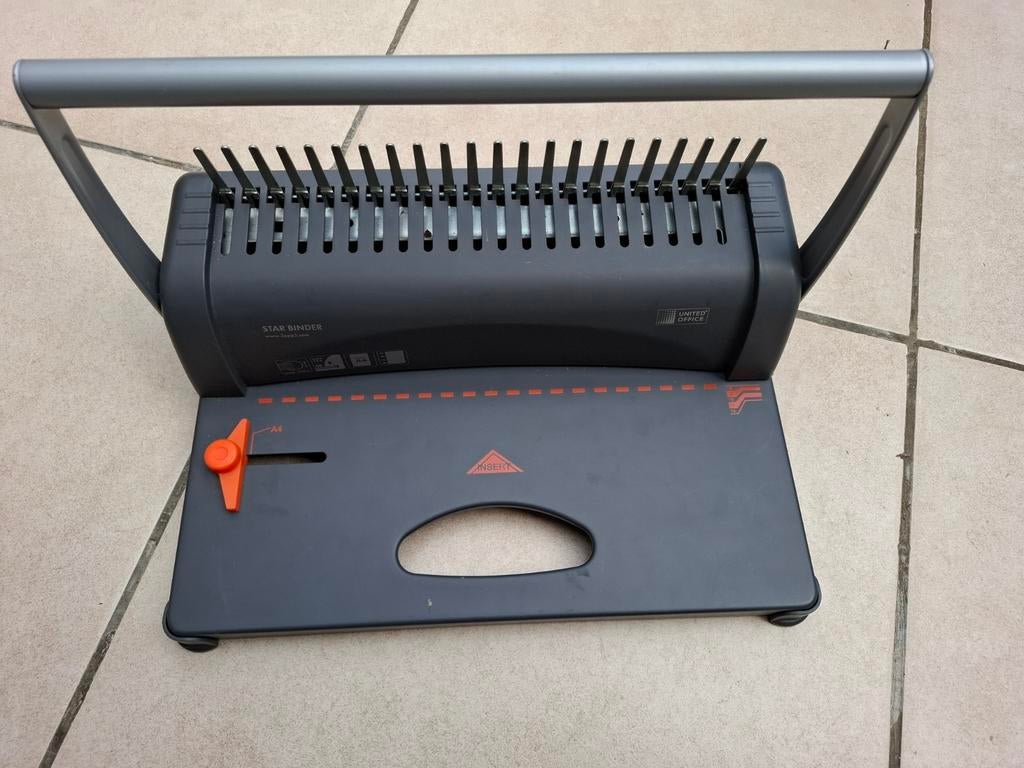 Bindmachine met binders, Ophalen, Zo goed als nieuw