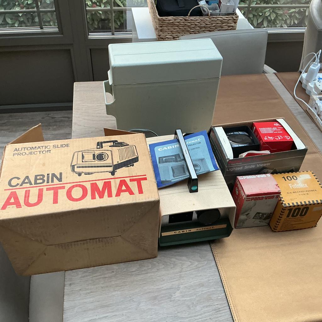 Vintage Diaprojector met remote control + toebehoren, Verzamelen, Ophalen, Overige typen