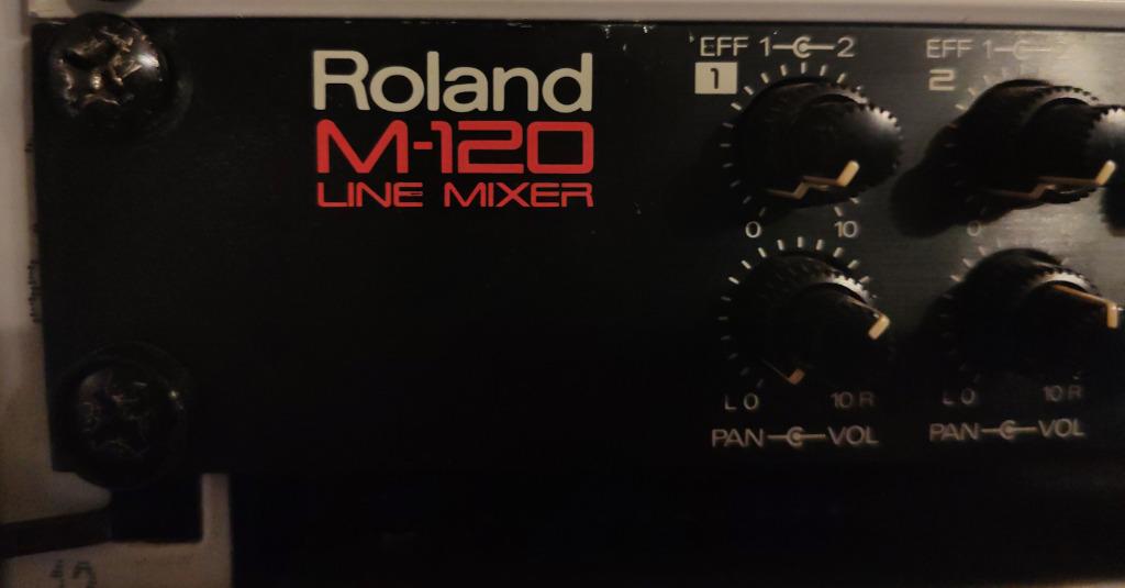 Roland M-120 (mixage/sommation/surveillance), Musique & Instruments, Enlèvement ou Envoi, Comme neuf, 10 à 20 canaux