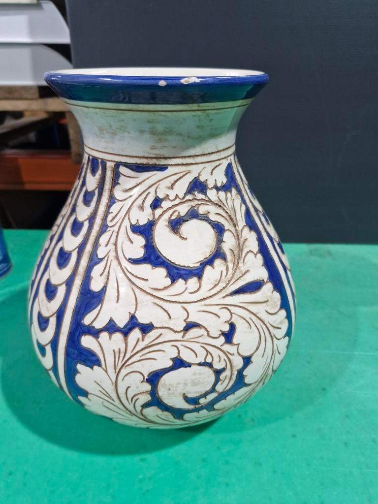 Vase en céramique bleu et blanc fait main, Enlèvement