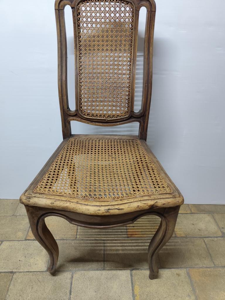 Oude stoel met gevlochten rug en zitvlak., Antiek en Kunst, Ophalen