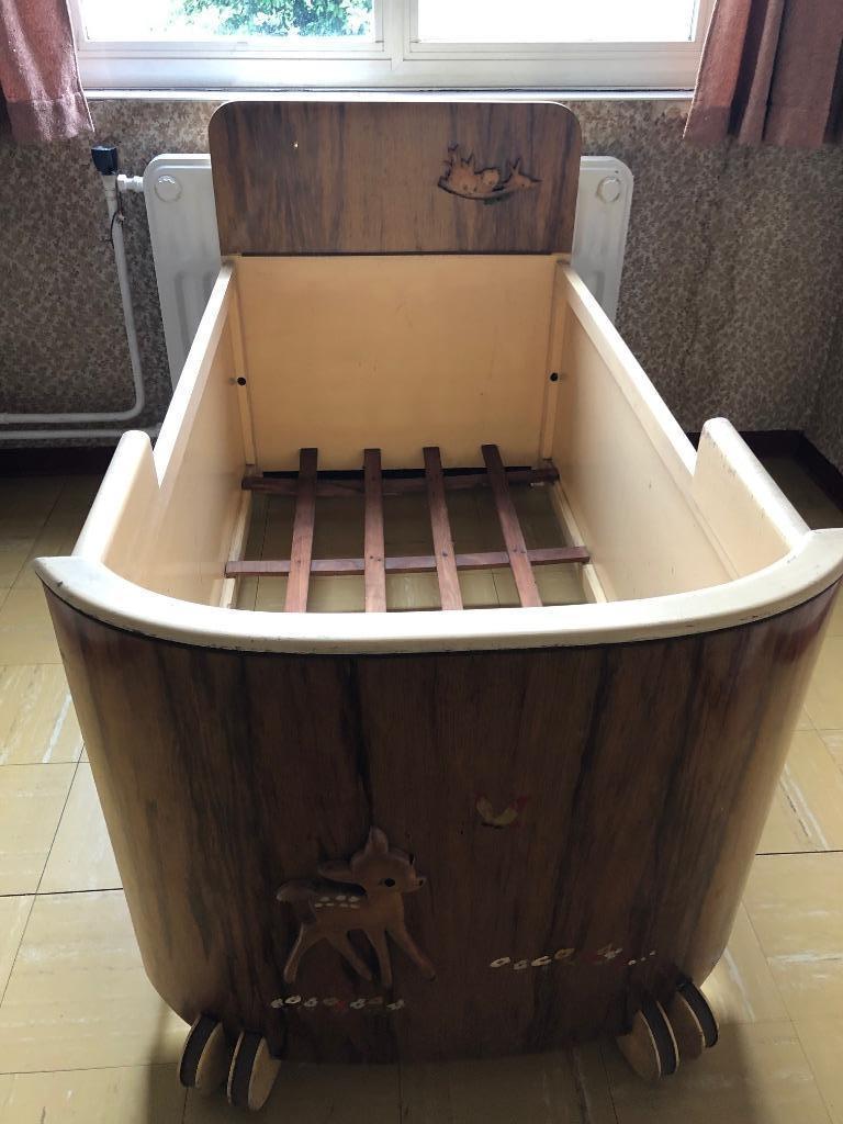 nostalgisch houten kinderbedje uit de fifties, Ophalen, Gebruikt, Lattenbodem, Minder dan 140 cm