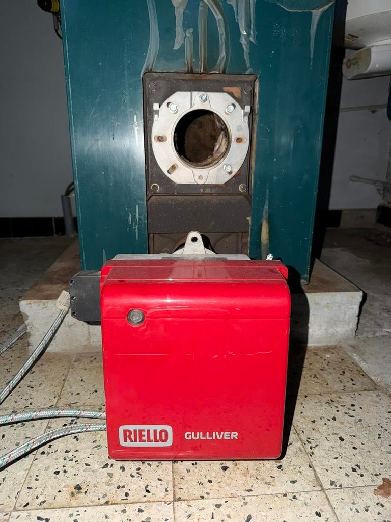Oliebrander riello model gulliver, Doe-het-zelf en Bouw, Ophalen, Gebruikt, Cv-ketel of Combi-ketel