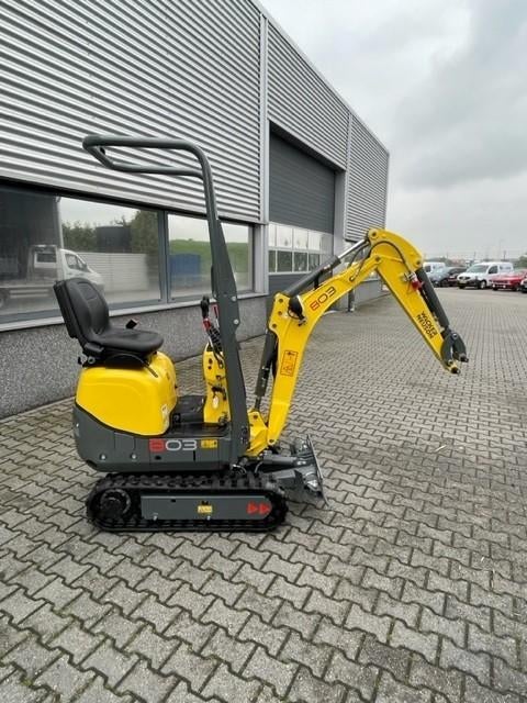 Wacker Neuson 803 minigraver met snelwissel en 3 bakken, Ophalen, Graafmachine