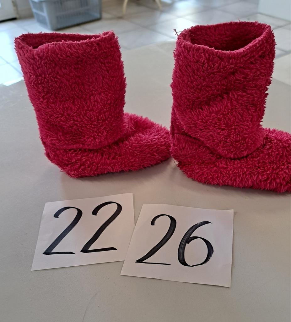 Pantoffels woody fushia 22-26, Enlèvement ou Envoi, Comme neuf