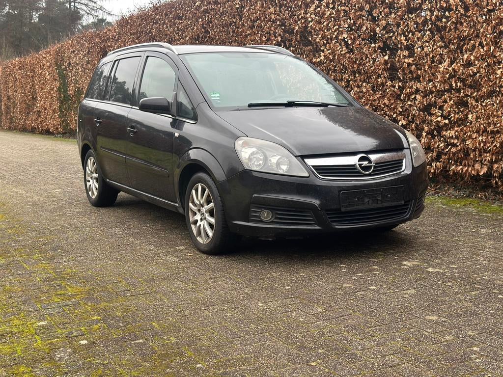 Opel Zafira 1.9 cdti 7 zit 750€ export, Auto's, Monovolume, Zwart, Bedrijf, 5 deurs