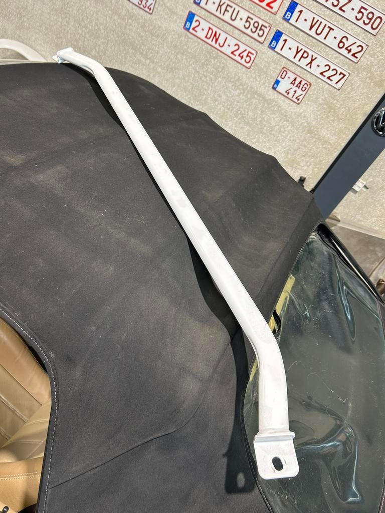 Harnasbar Mazda MX5, Enlèvement