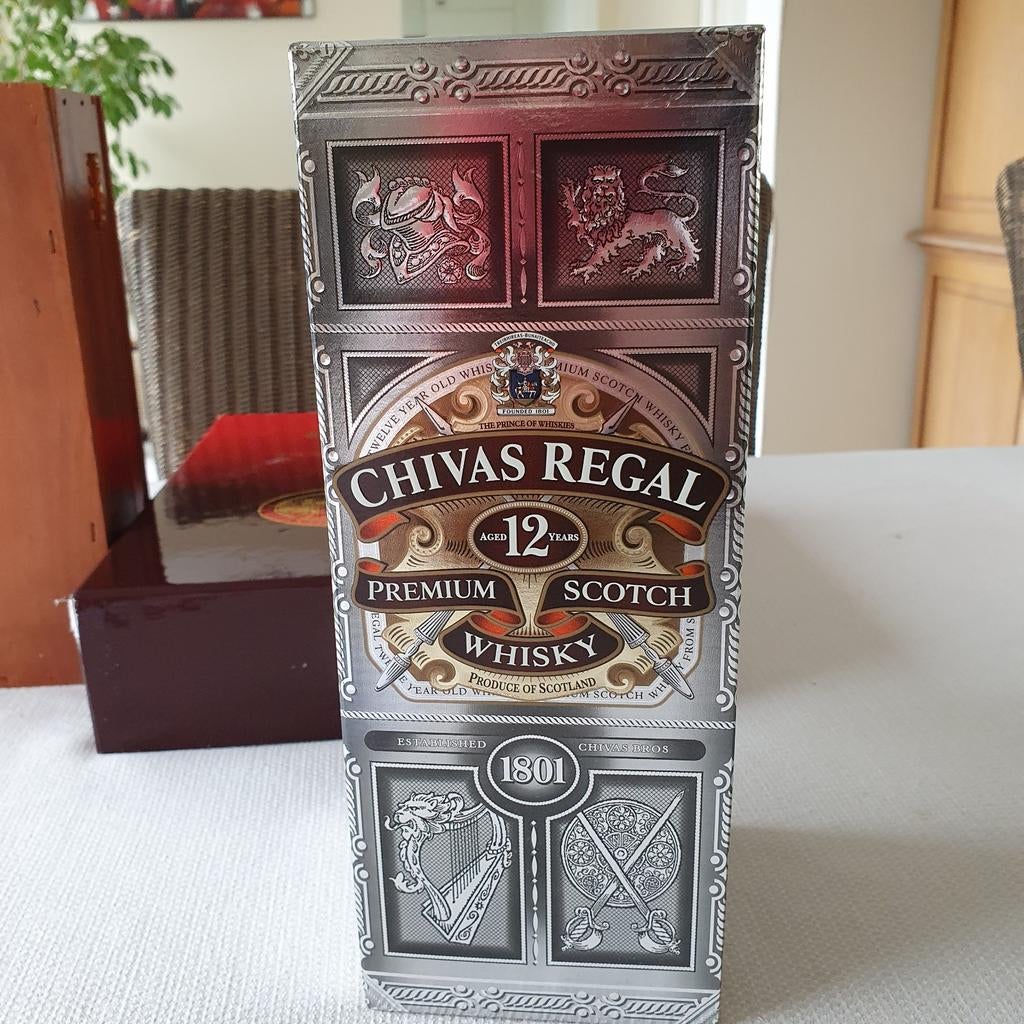 Chivas Regal Premium Scotch Whisky aged 12 years, Collections, Vins, Neuf, Autres régions, Pleine, Enlèvement