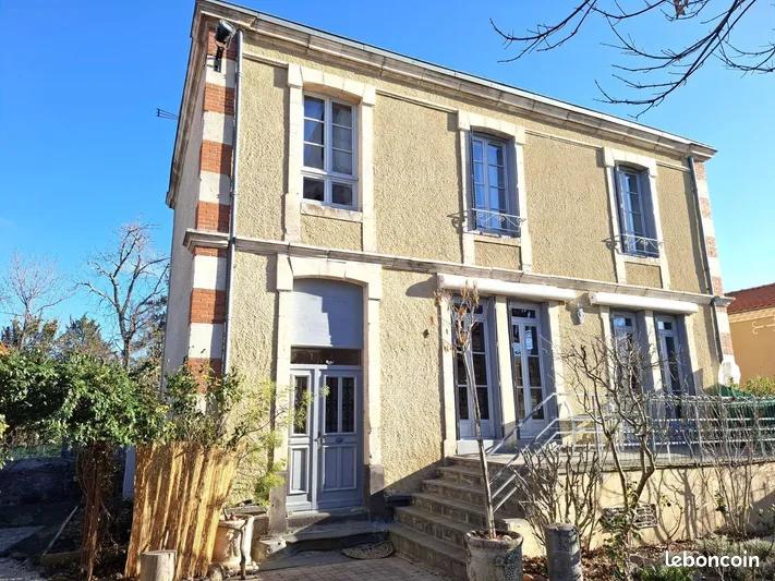 Gerestaureerd schooltje, Immo, Huizen en Appartementen te koop, 5 kamers, Vrijstaande woning, 182 m², 0 UC