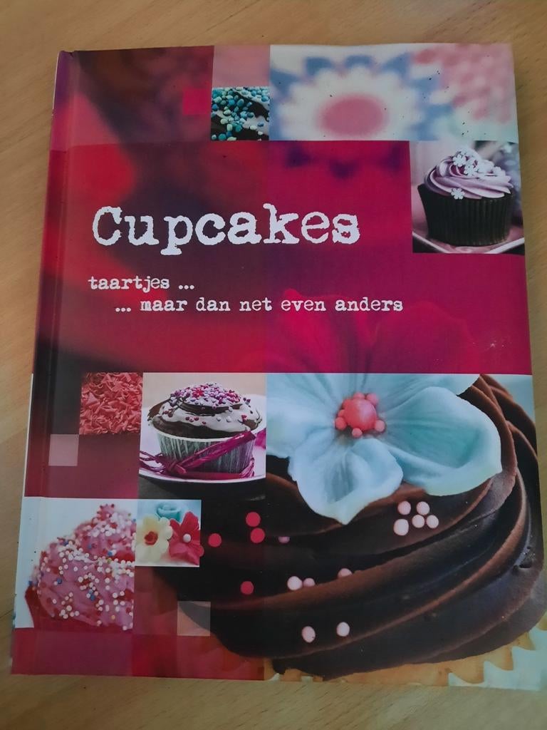 Cupcakes taartjes maken, Ophalen of Verzenden, Zo goed als nieuw, Cupcakes
