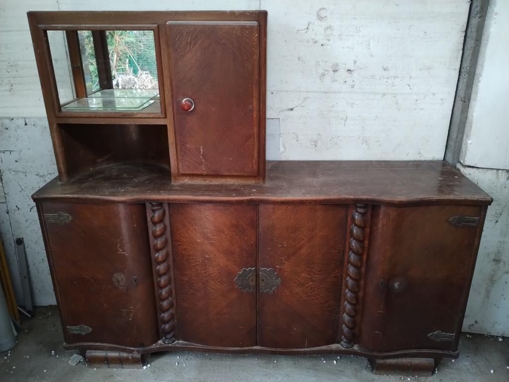 Oude kast ter renovatie, Ophalen