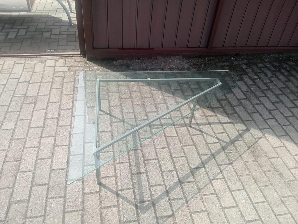 Driehoekig salontafeltje H 34 x N 108 x L 135, Ophalen, Zo goed als nieuw