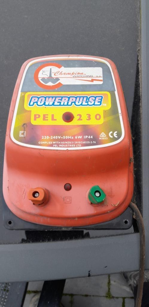 transformateur  electrique de cloture 220v 240v, Animaux & Accessoires, Accessoires, 4 chevaux ou poneys ou plus